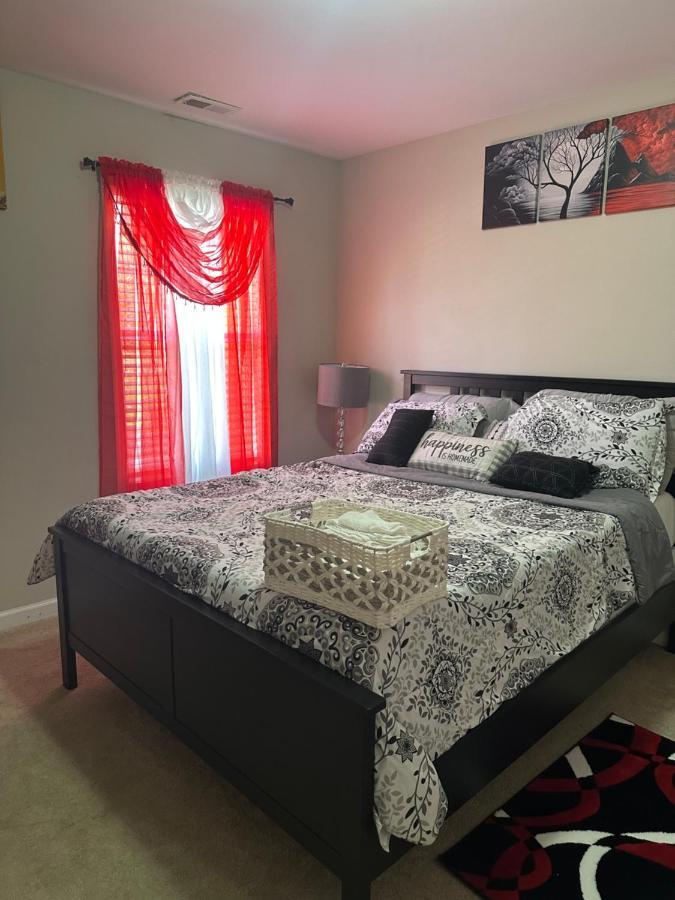 Zees Private Room Norfolk Bagian luar foto